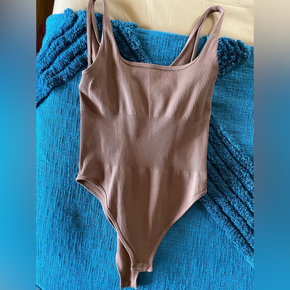 Basic bodysuit that makes you look snatched